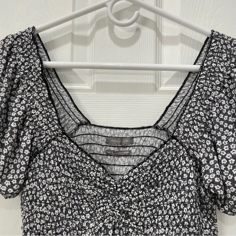 Urban Outfitters Floral Top - Picture 3 of 13